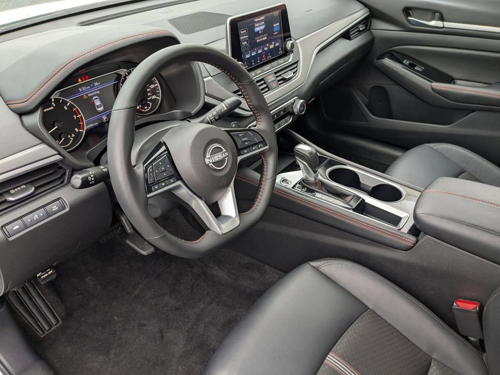 Used 2025 Nissan Altima 2.5 SR image 17