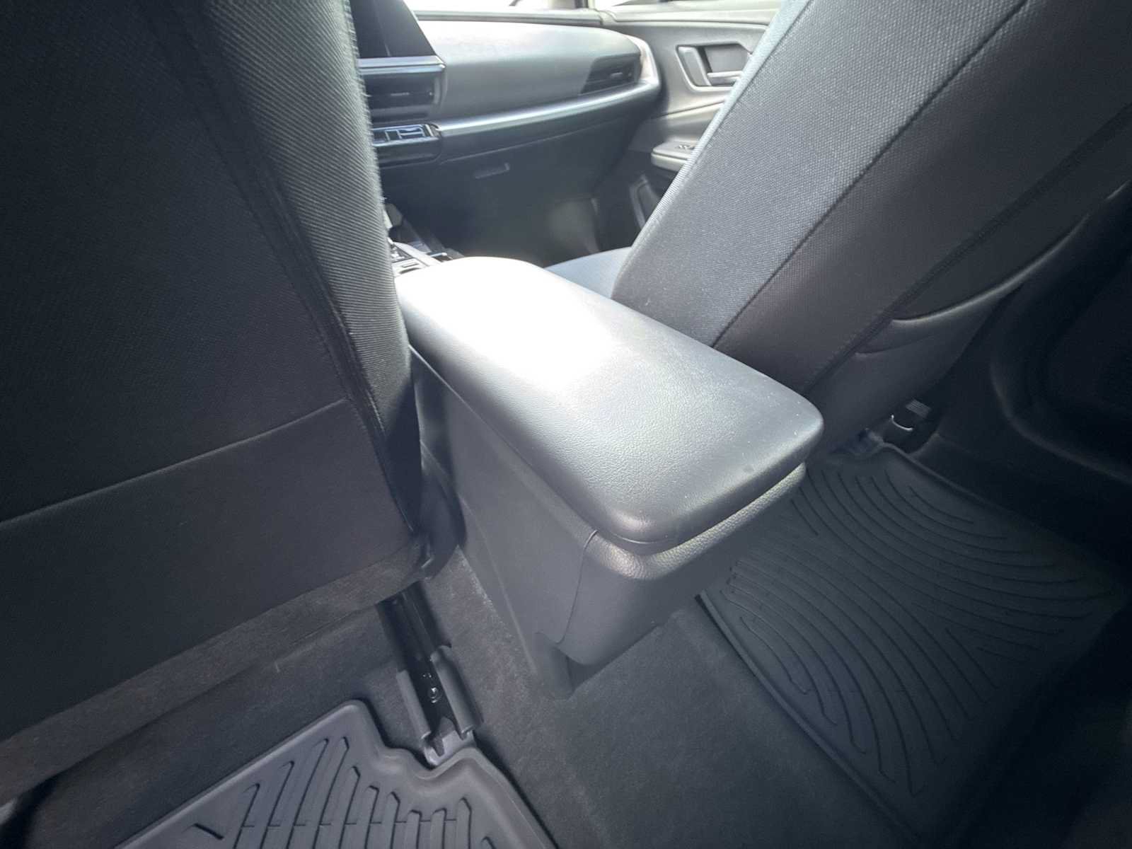 Used 2024 Toyota Prius LE FWD image 21
