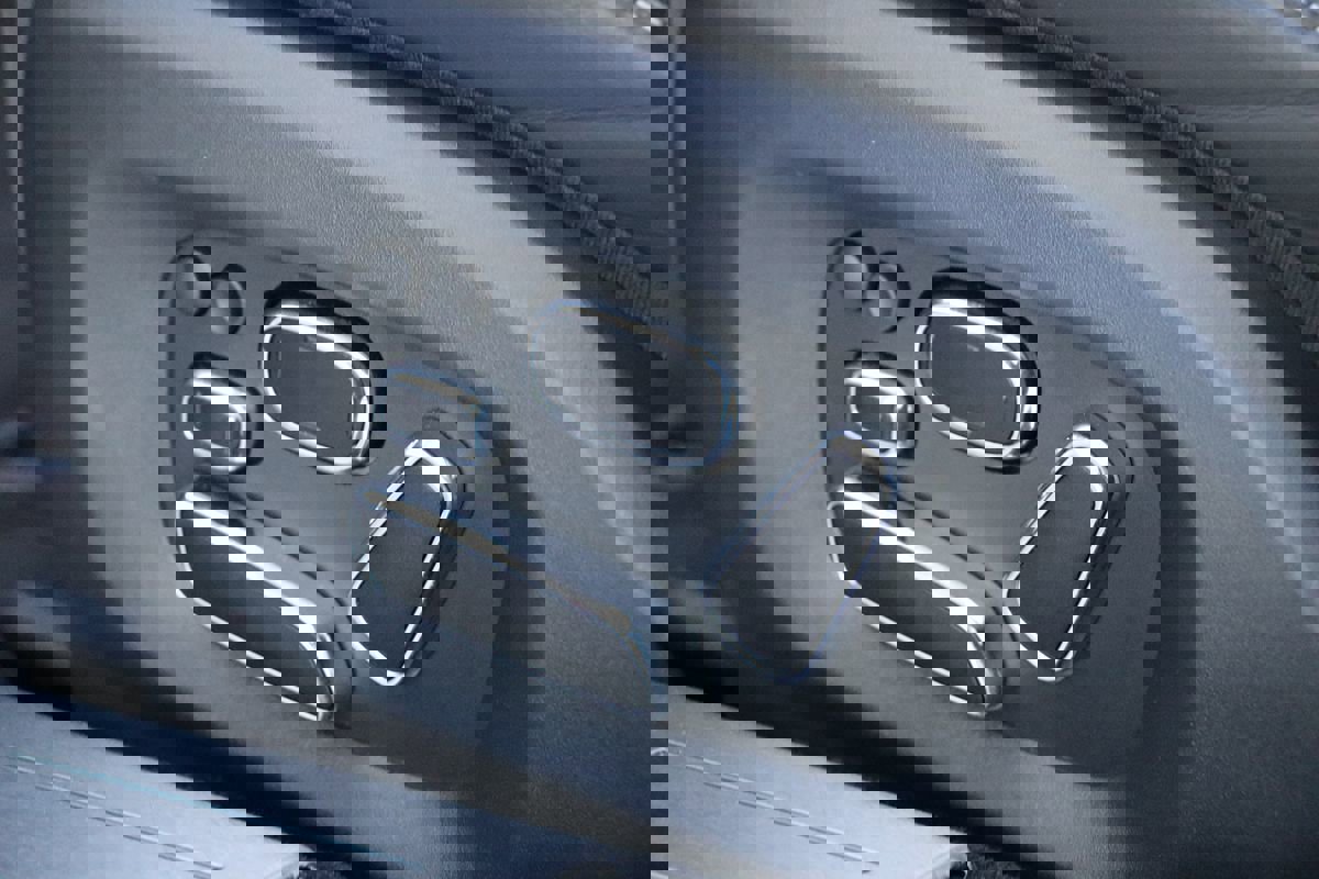 Used 2014 Jaguar XJ L Portfolio image 38