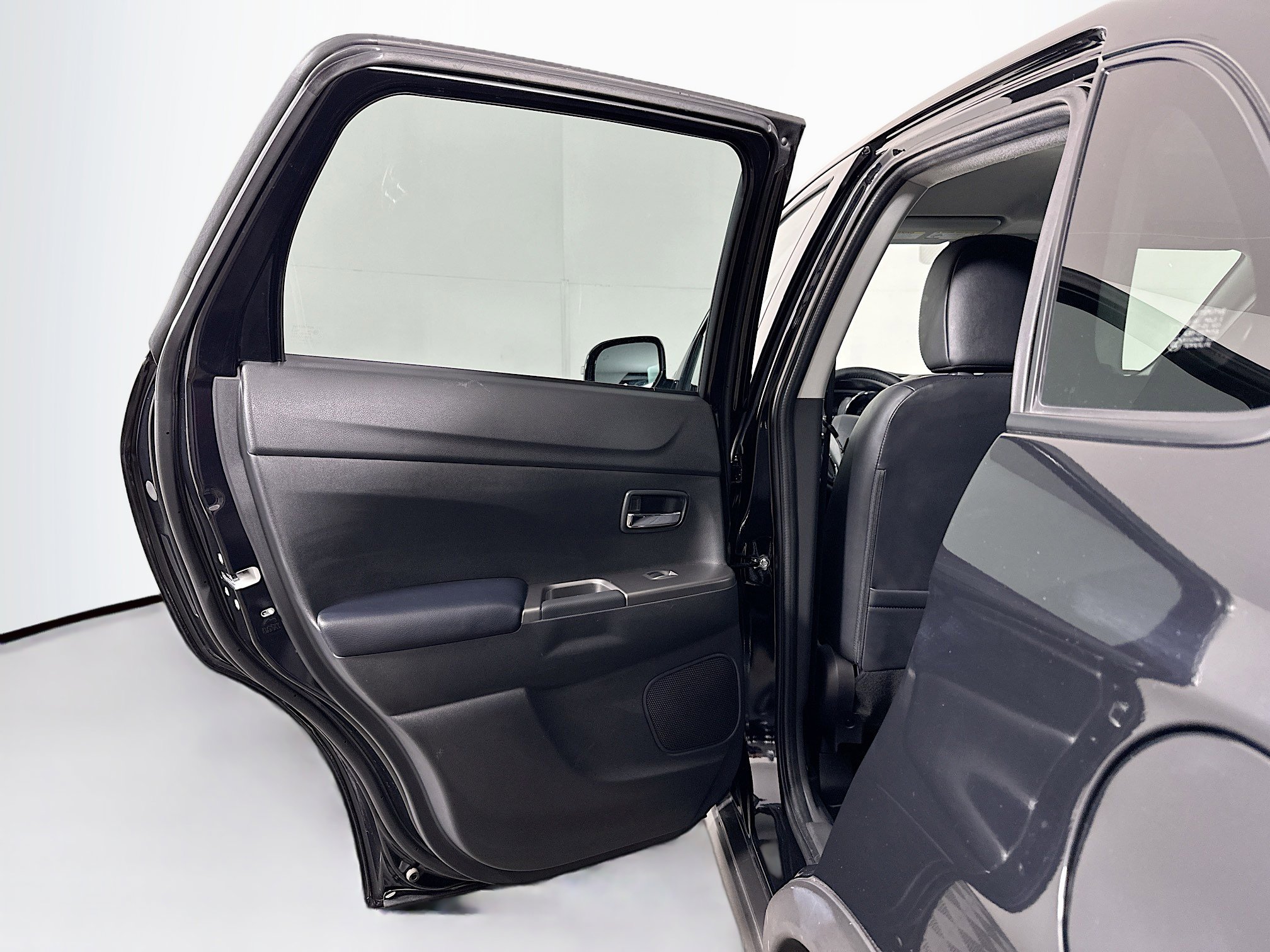 Used 2025 Mitsubishi Outlander Sport SE image 25