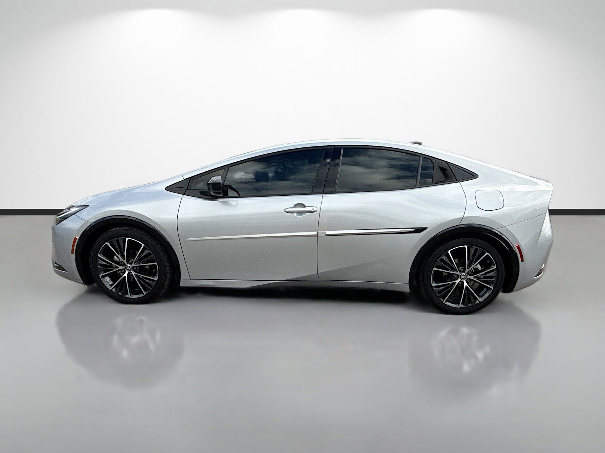 Used 2024 Toyota Prius Limited FWD image 6