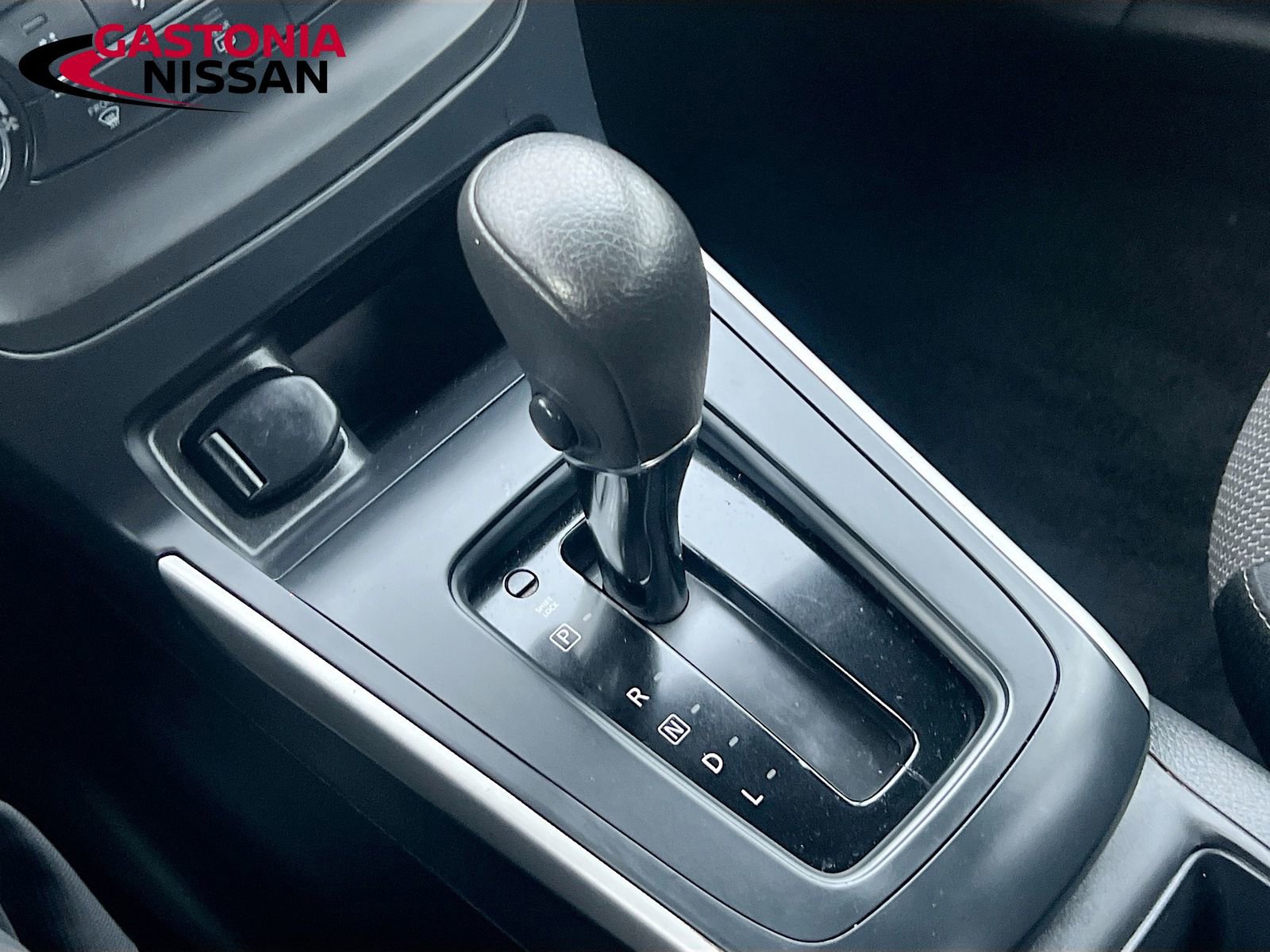 Used 2018 Nissan Sentra S image 21