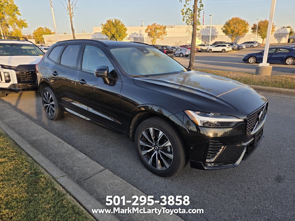 Used 2023 Volvo XC60 B5 Plus AWD/4WD image 3