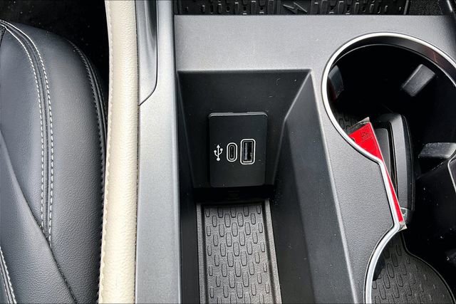 Used 2025 Lincoln Nautilus Premier AWD/4WD image 23