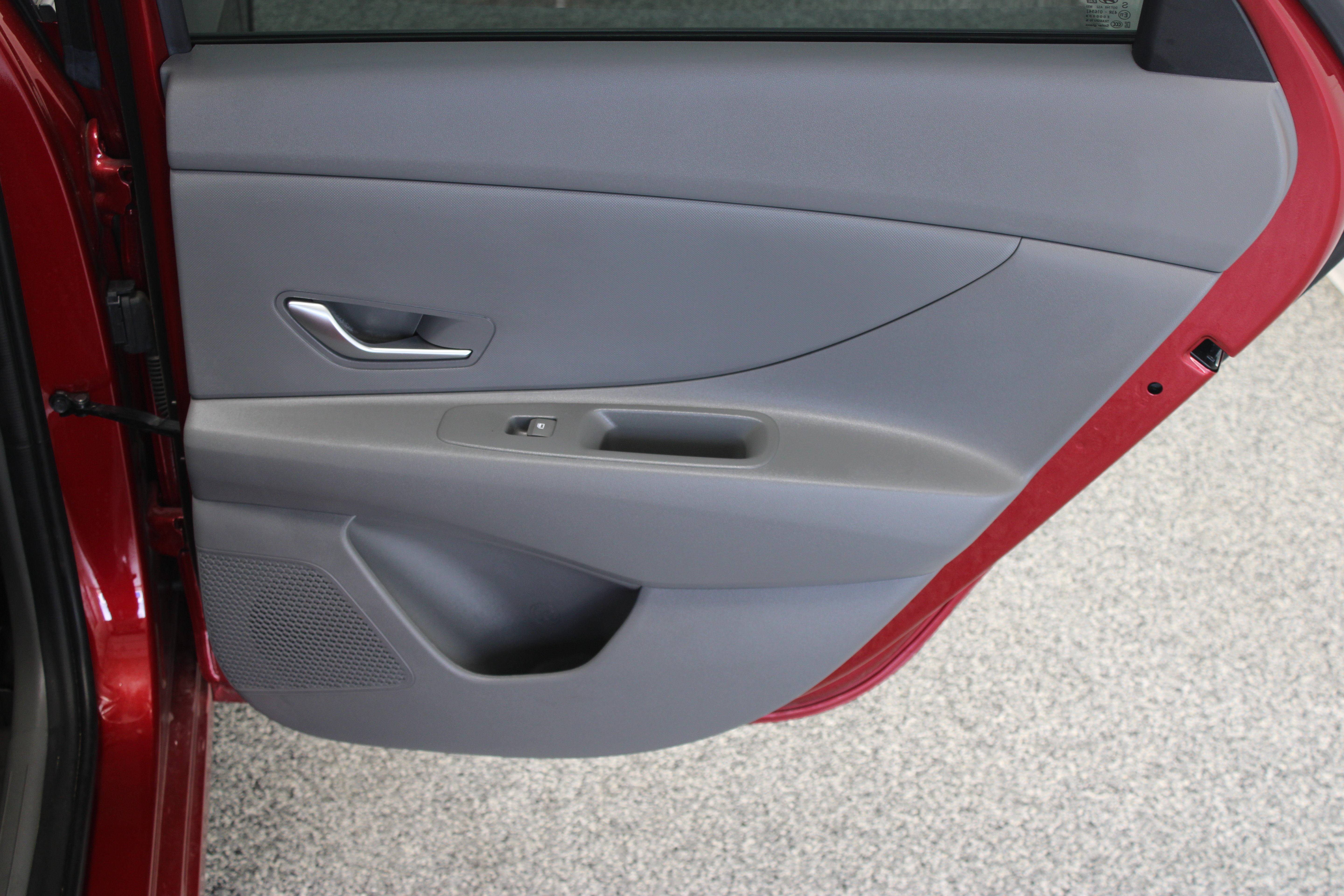 Used 2025 Hyundai Elantra SE FWD image 30