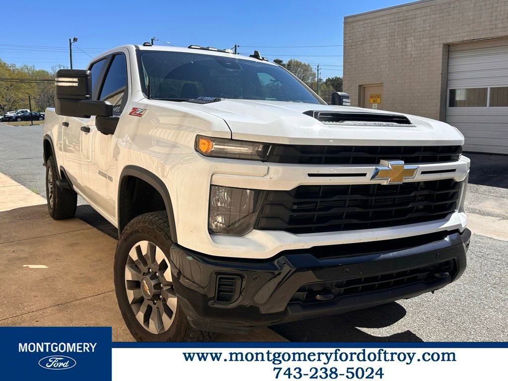 Used 2025 Chevrolet Silverado 2500 Custom w/ Custom Value Package image 1