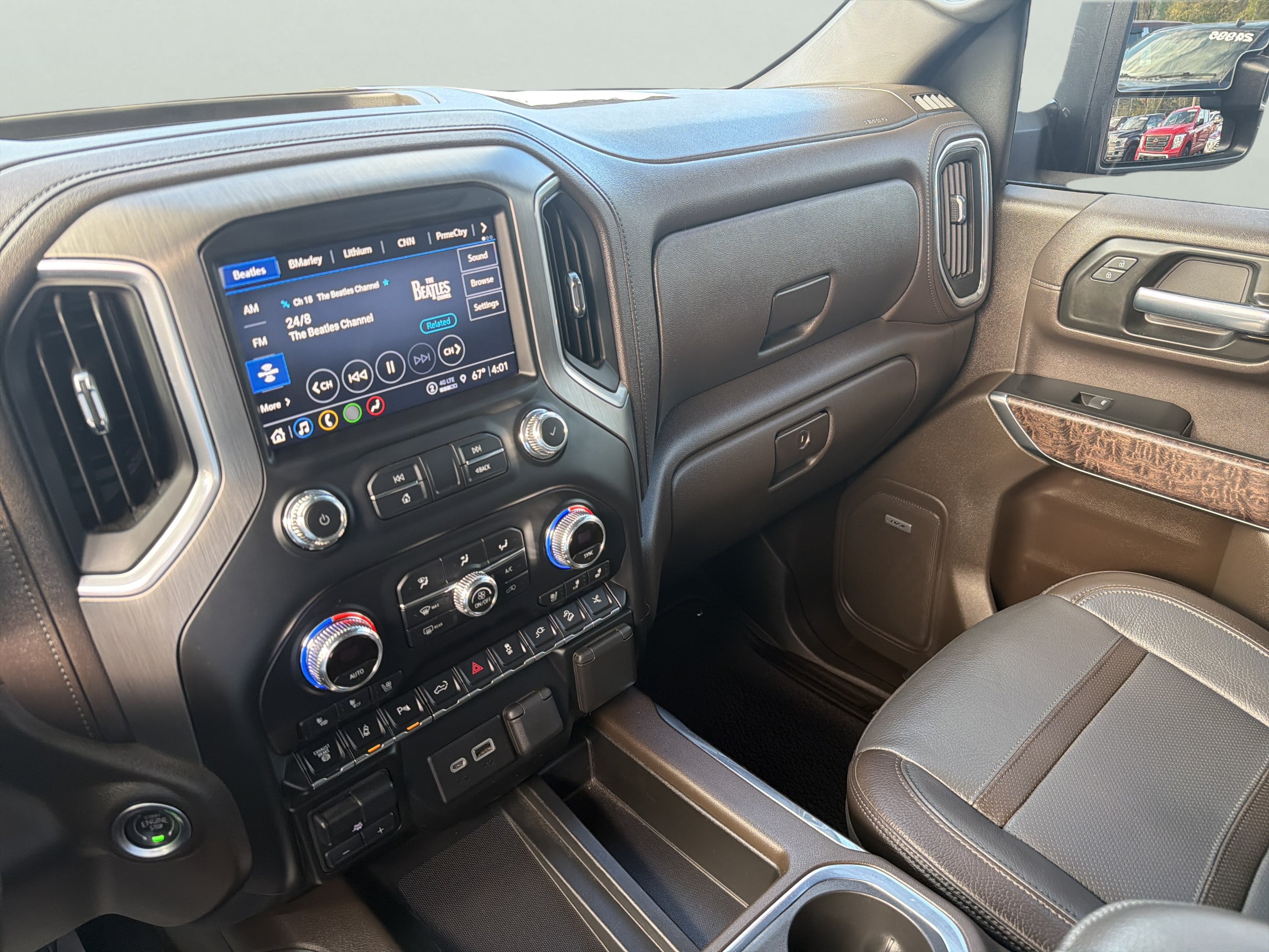 Used 2022 GMC Sierra 3500 Denali w/ Denali Black Diamond Edition AWD/4WD image 29