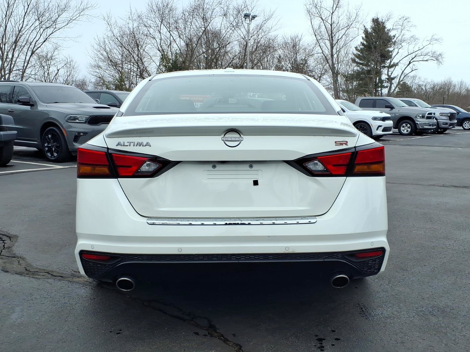 Used 2023 Nissan Altima 2.5 SR FWD image 4