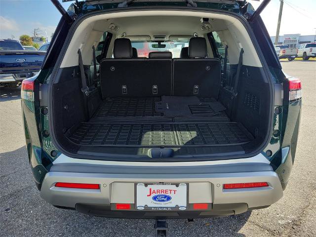 Used 2024 Nissan Pathfinder SL image 10