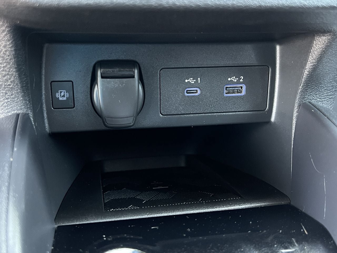 Certified 2025 Nissan Versa SR w/ Trunk Package FWD image 20