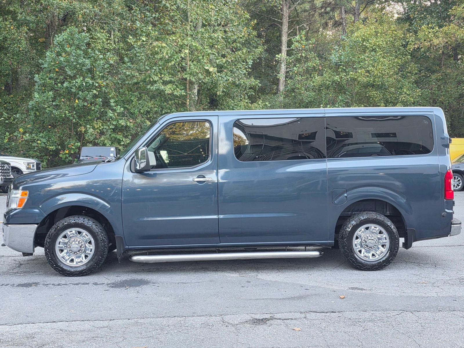 Used 2016 Nissan NV 3500 SL RWD image 4
