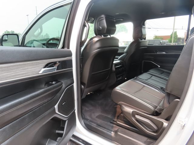 Used 2023 Jeep Wagoneer L Series II AWD/4WD image 20