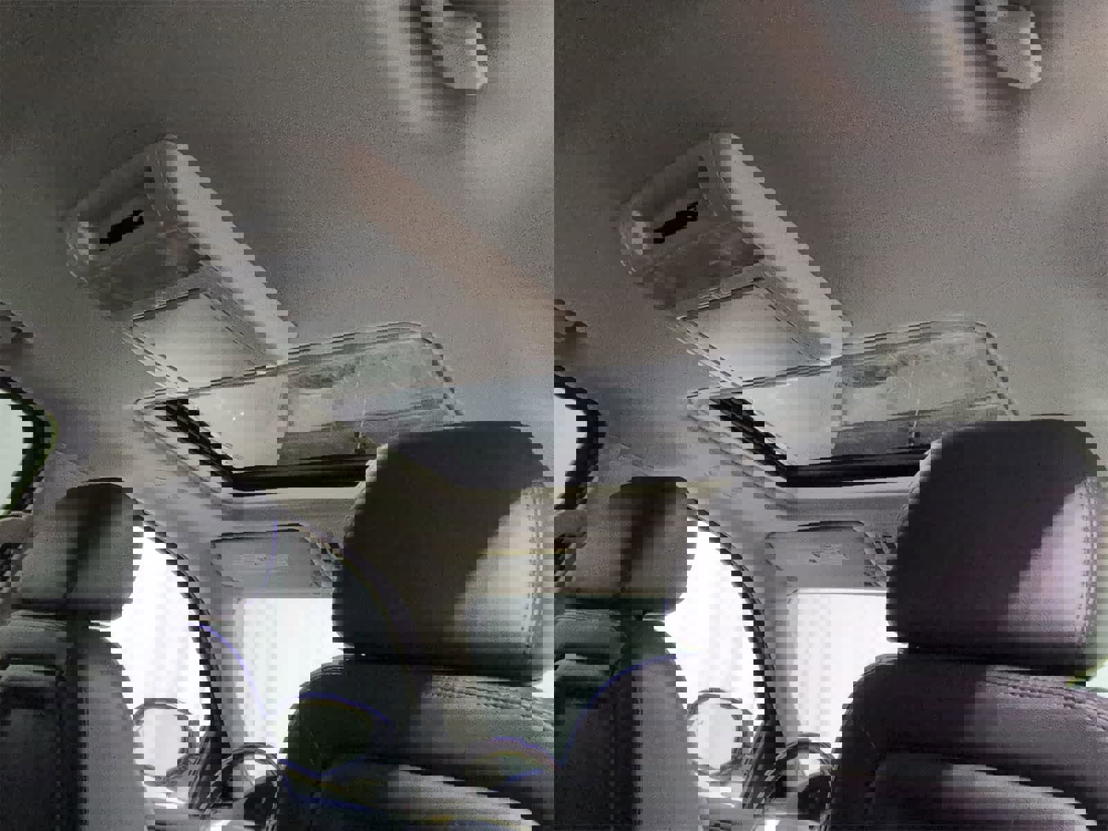 Used 2012 Cadillac Escalade Luxury image 23