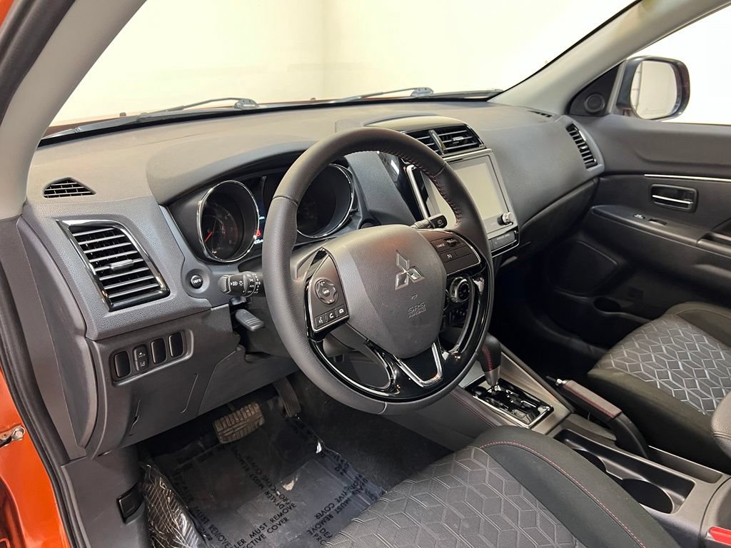 Used 2023 Mitsubishi Outlander Sport LE AWD/4WD image 17