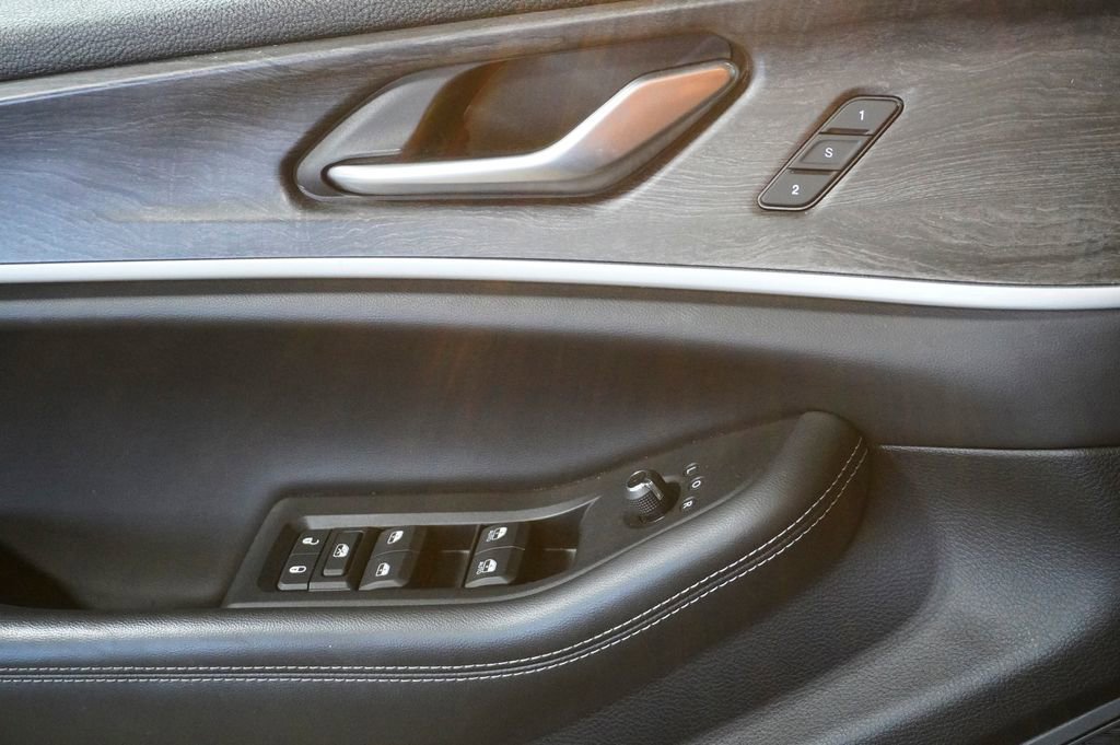 Used 2023 Jeep Grand Cherokee Limited w/ Luxury Tech Group II image 29