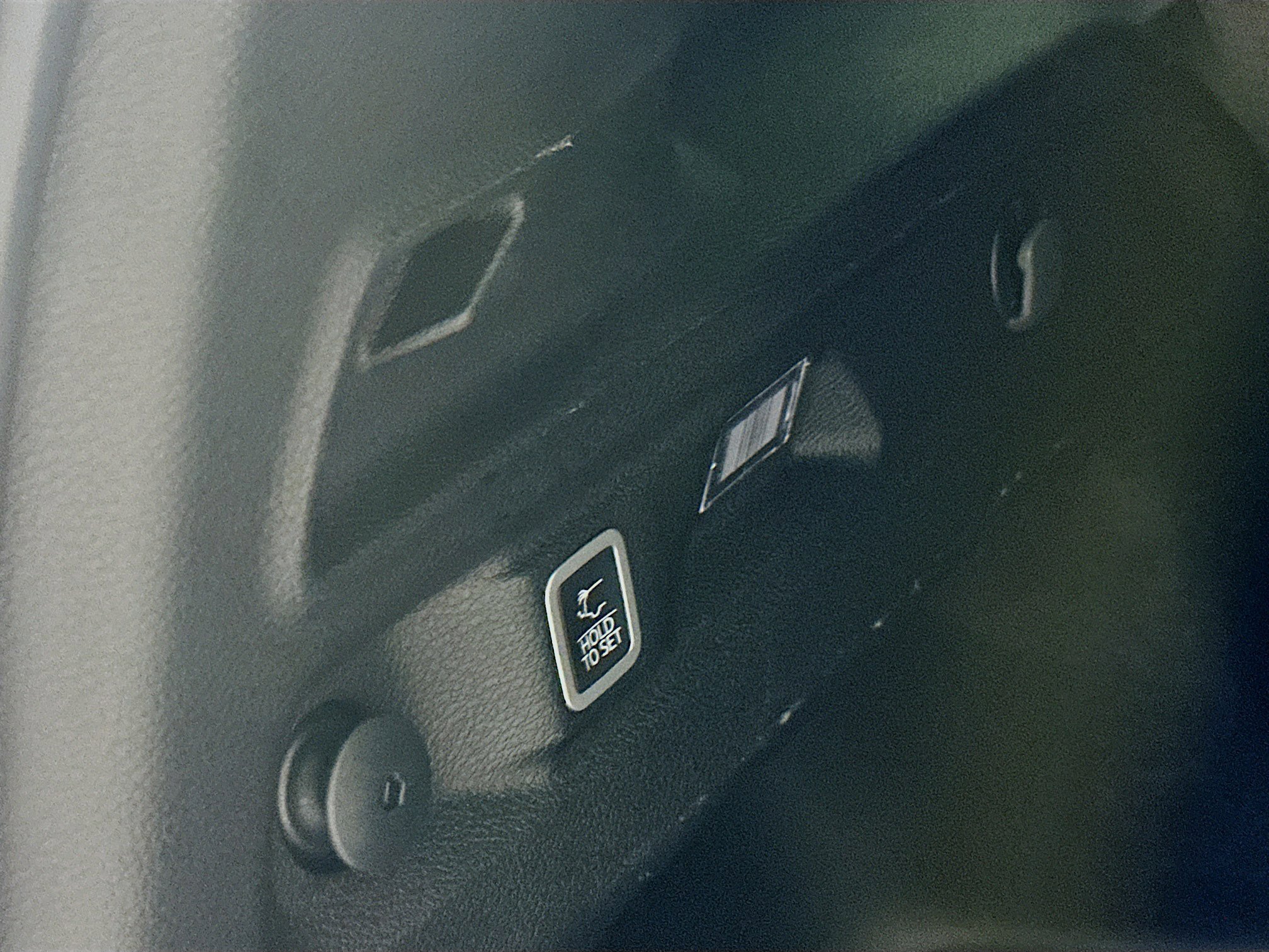 Used 2024 Jeep Grand Cherokee L Laredo image 30