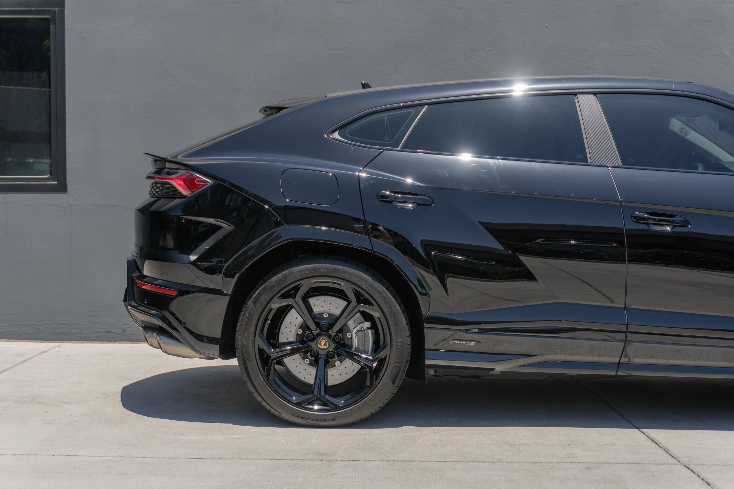 Used 2026 Lamborghini Urus SE AWD/4WD image 34