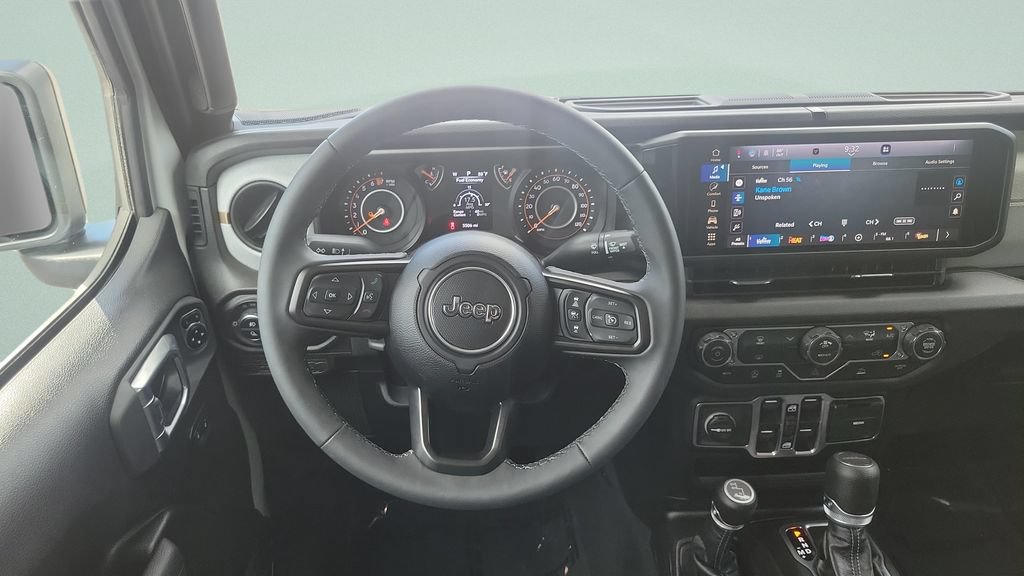 Used 2026 Jeep Gladiator Sport AWD/4WD image 13