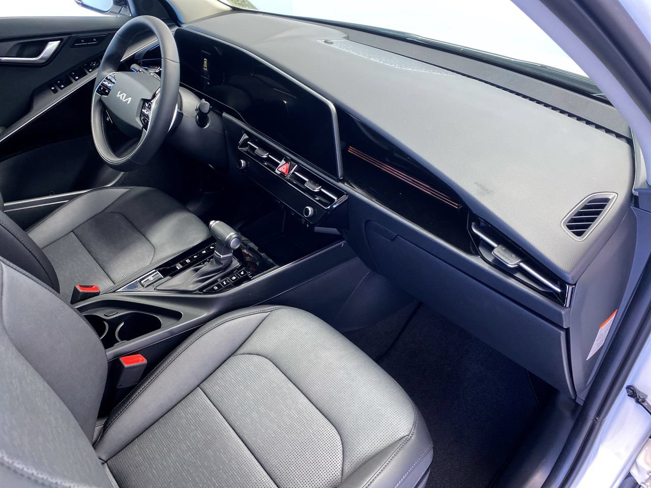 New 2026 Kia Niro FWD image 31