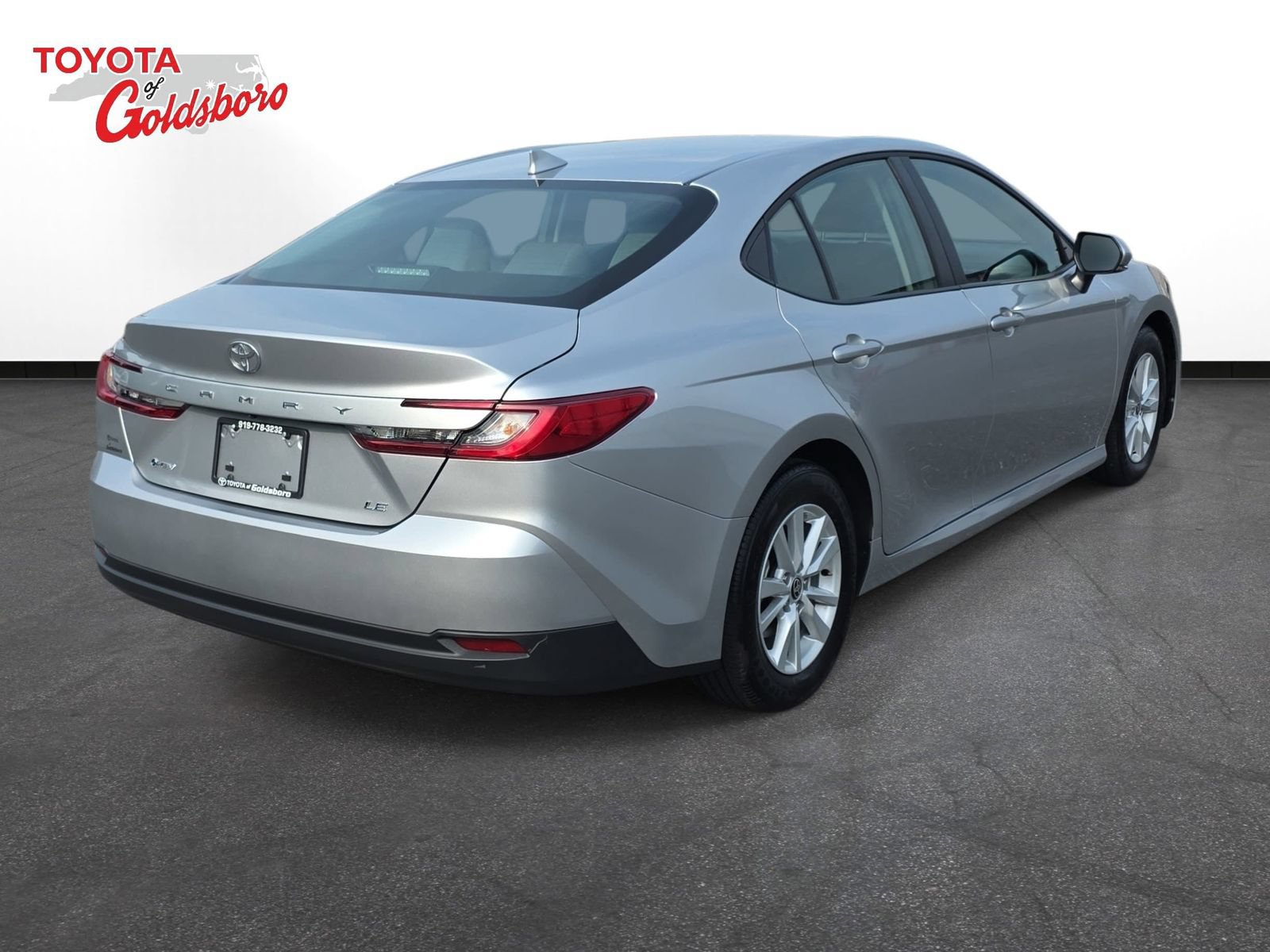 Used 2026 Toyota Camry LE w/ Convenience Package FWD image 5