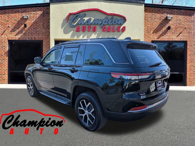 Used 2025 Jeep Grand Cherokee Limited AWD/4WD image 9