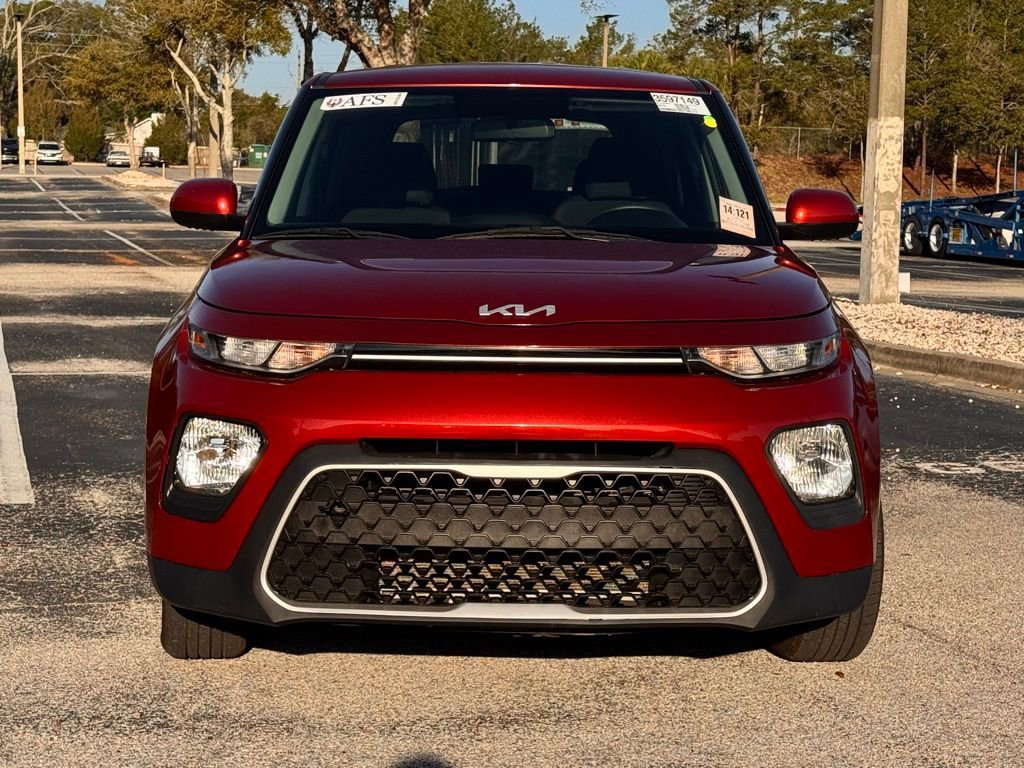 Used 2022 Kia Soul LX image 2