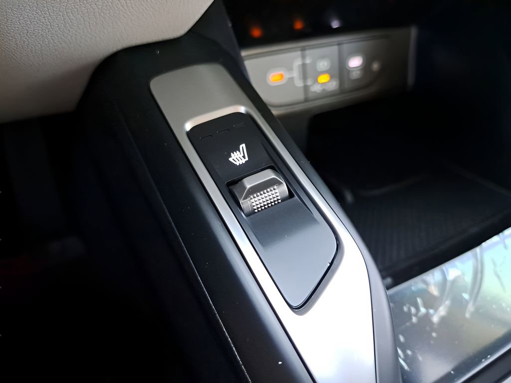 New 2026 Kia Sorento S w/ S Panoramic Sunroof Package FWD image 25