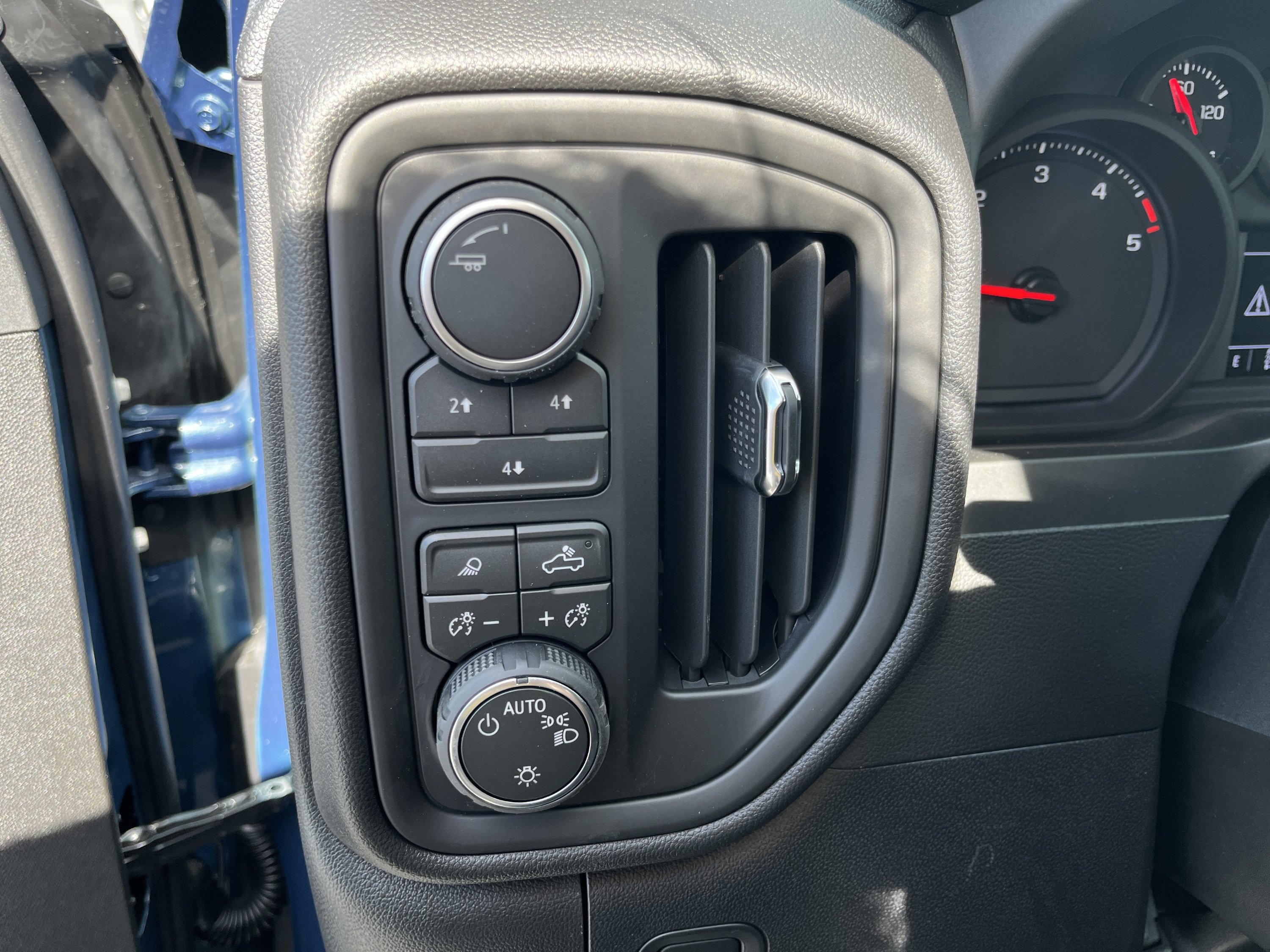 New 2026 Chevrolet Silverado 2500 Custom w/ Custom Value Package AWD/4WD image 20
