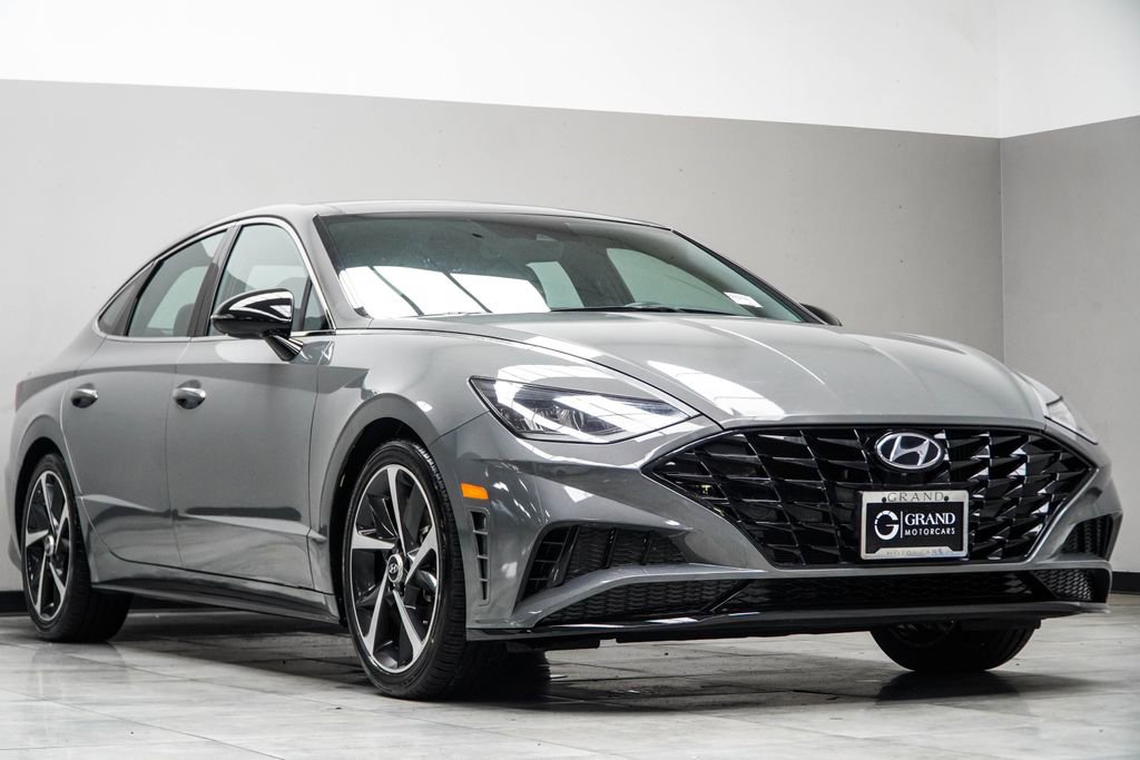 Used 2023 Hyundai Sonata SEL Plus w/ Preferred Accessory Package FWD image 4