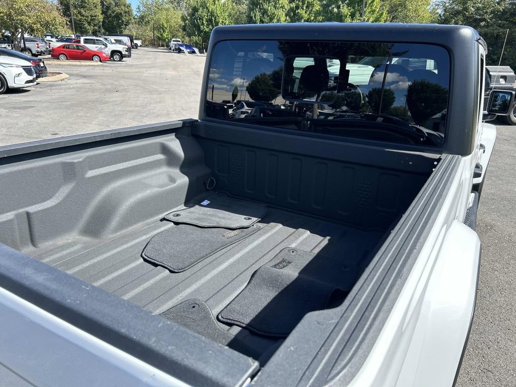 Used 2023 Jeep Gladiator Sport image 14