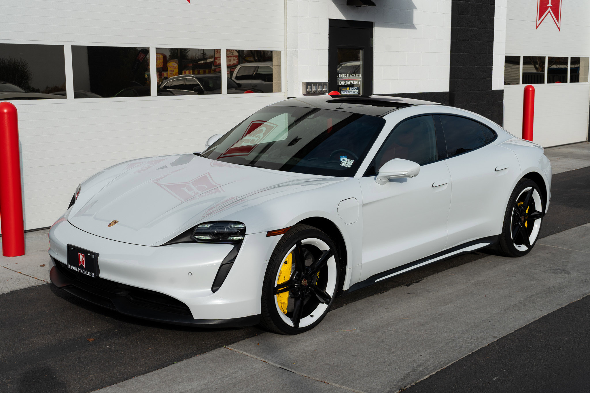 Used 2020 Porsche Taycan 4S image 53