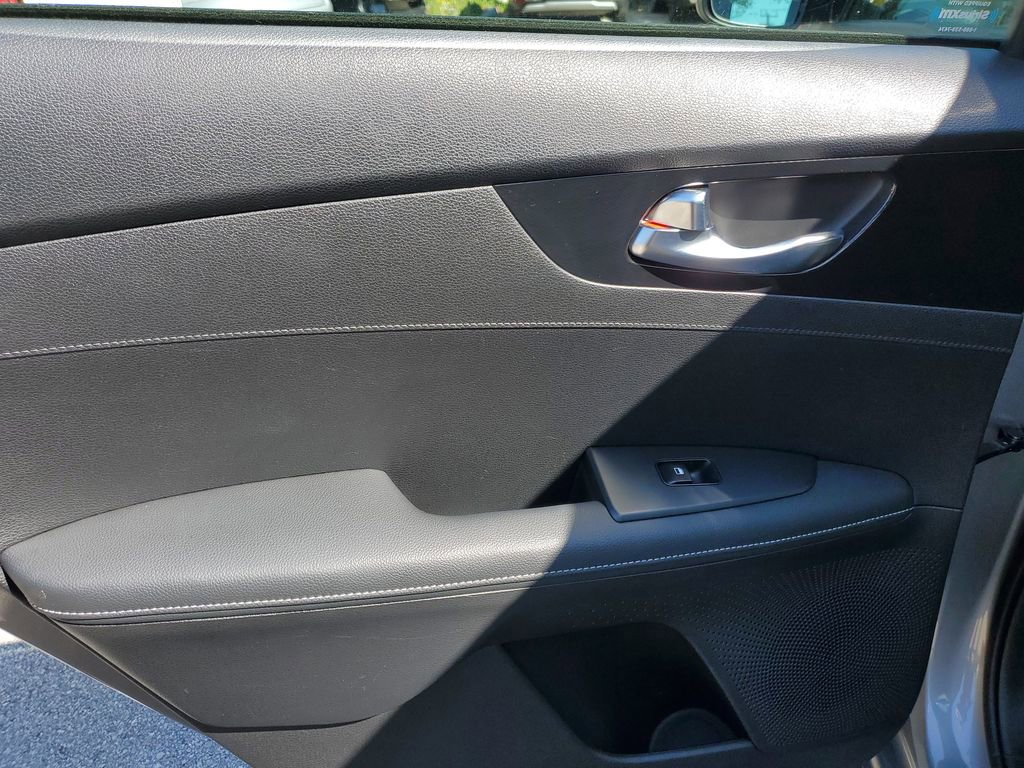 Certified 2024 Kia Forte GT-Line image 17