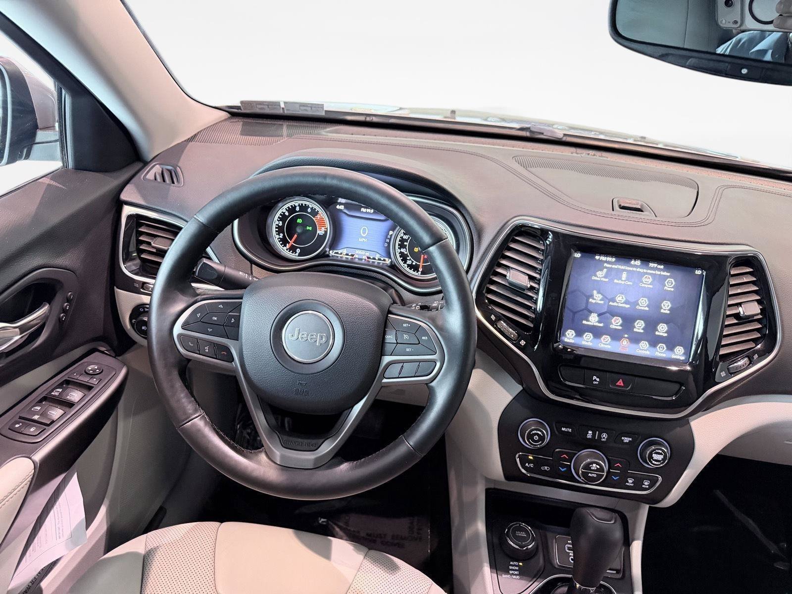 Used 2019 Jeep Cherokee Limited AWD/4WD image 37
