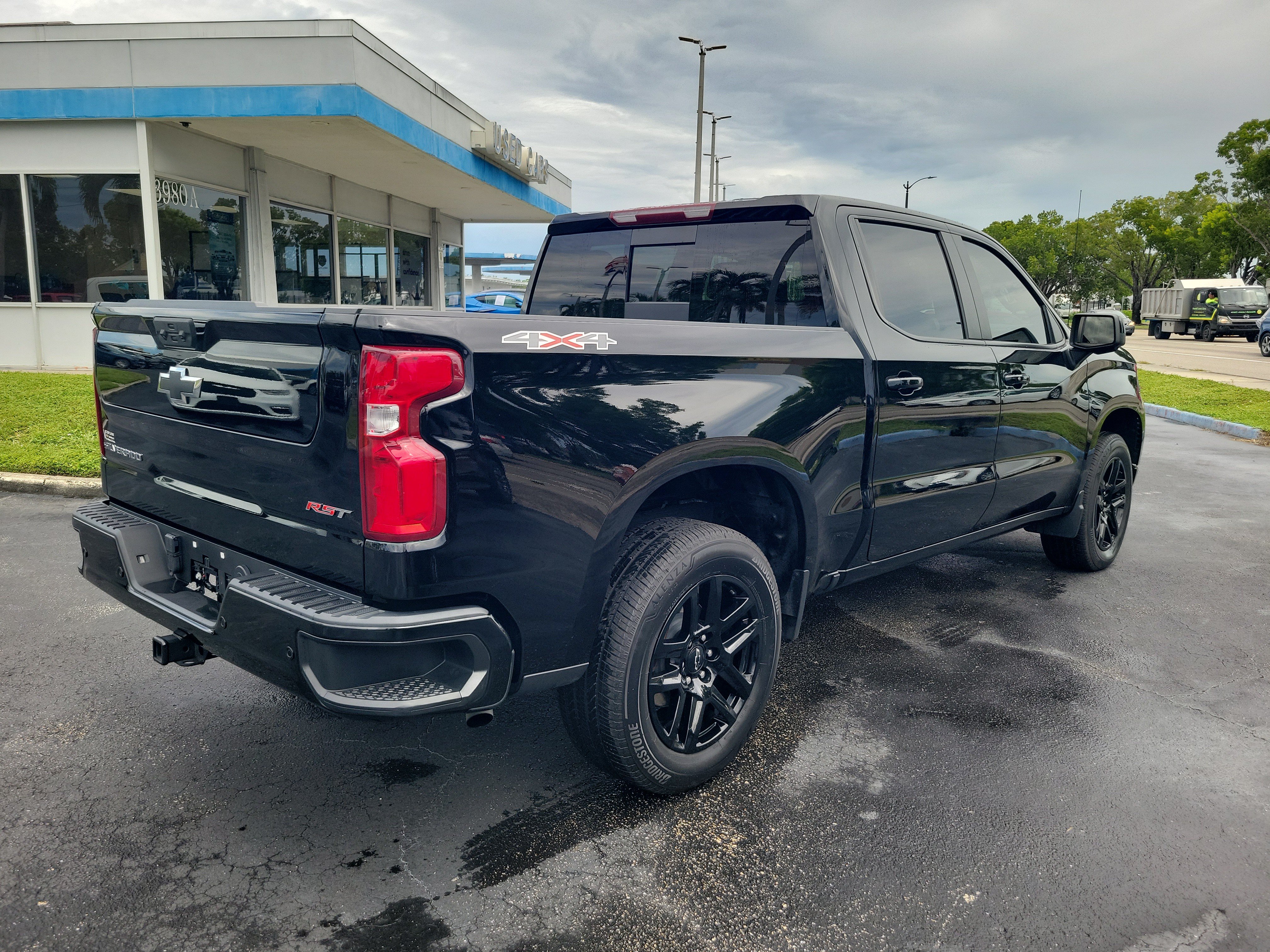 Used 2024 Chevrolet Silverado 1500 RST w/ Convenience Package II AWD/4WD image 4