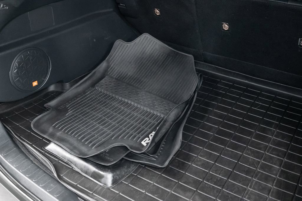 Used 2019 Toyota RAV4 Limited AWD/4WD image 36