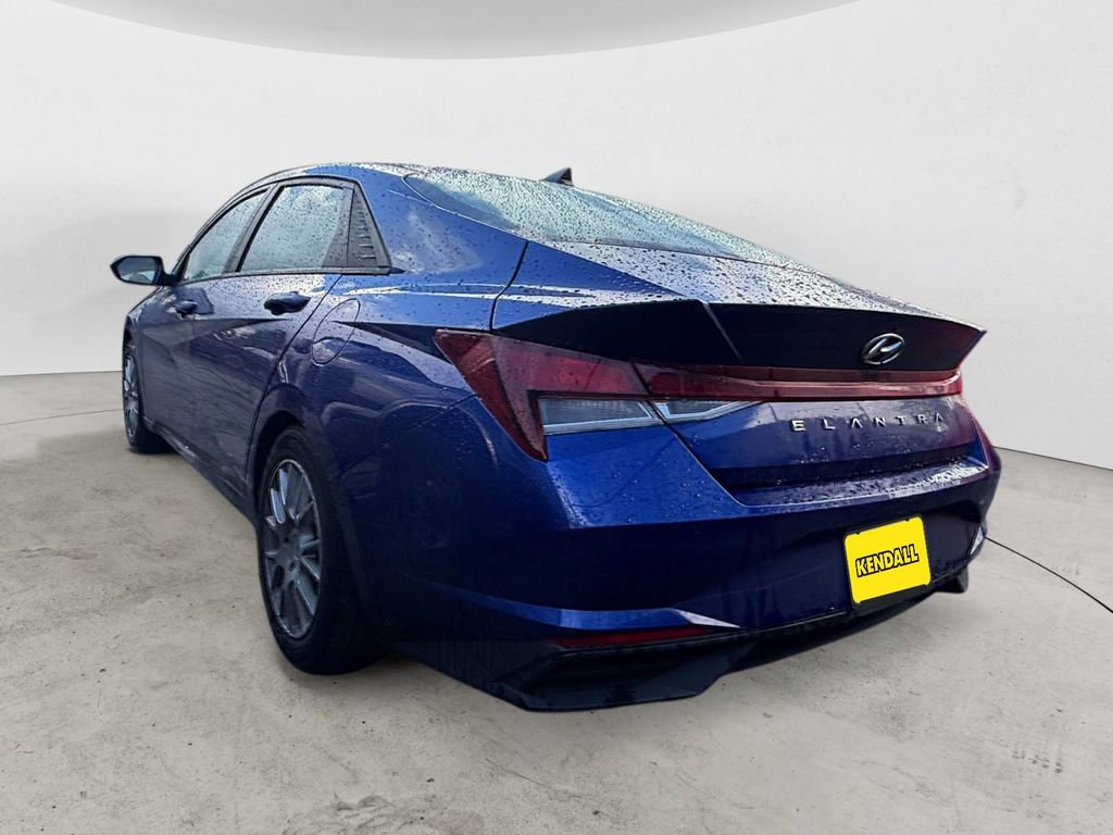 Used 2022 Hyundai Elantra SEL w/ Cargo Package image 2