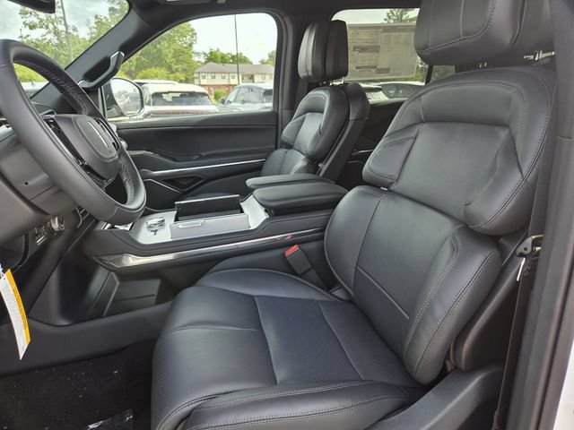 New 2026 Lincoln Navigator Reserve w/ Jet Appearance Package AWD/4WD image 10