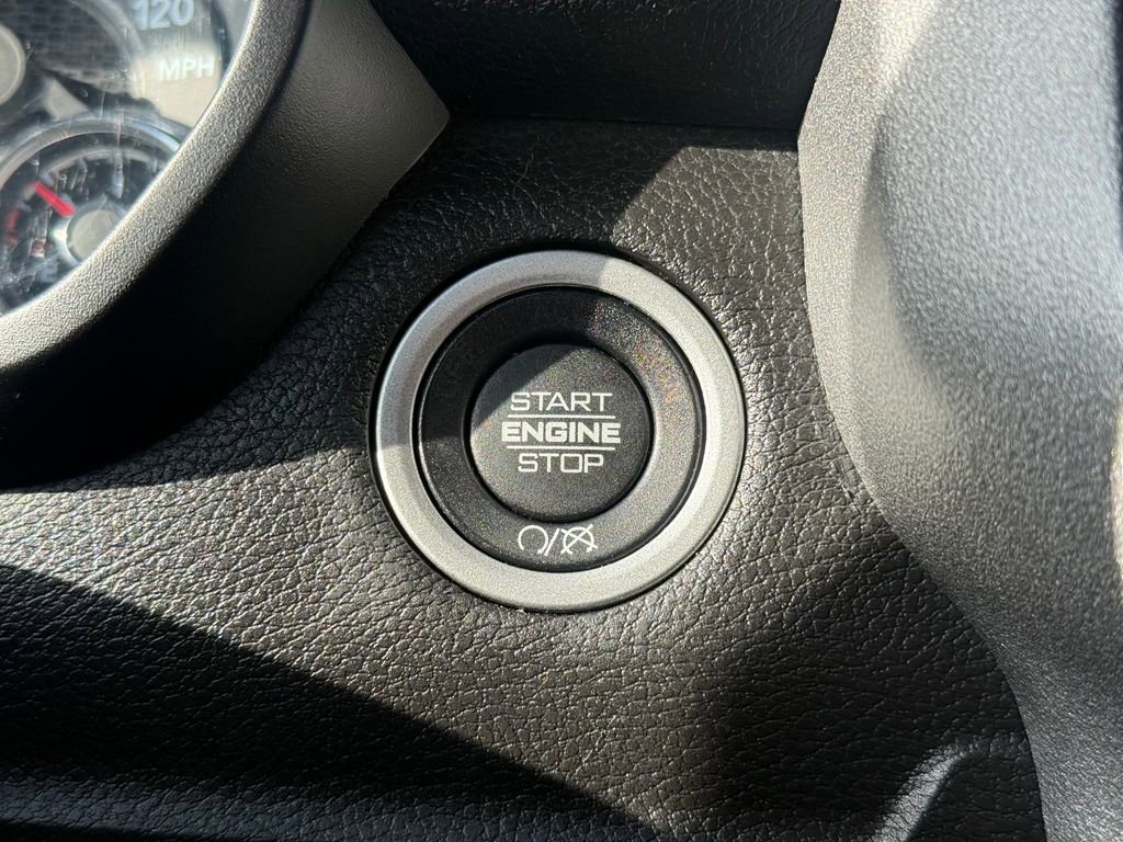 Used 2024 RAM 3500 Tradesman w/ Chrome Appearance Group image 29