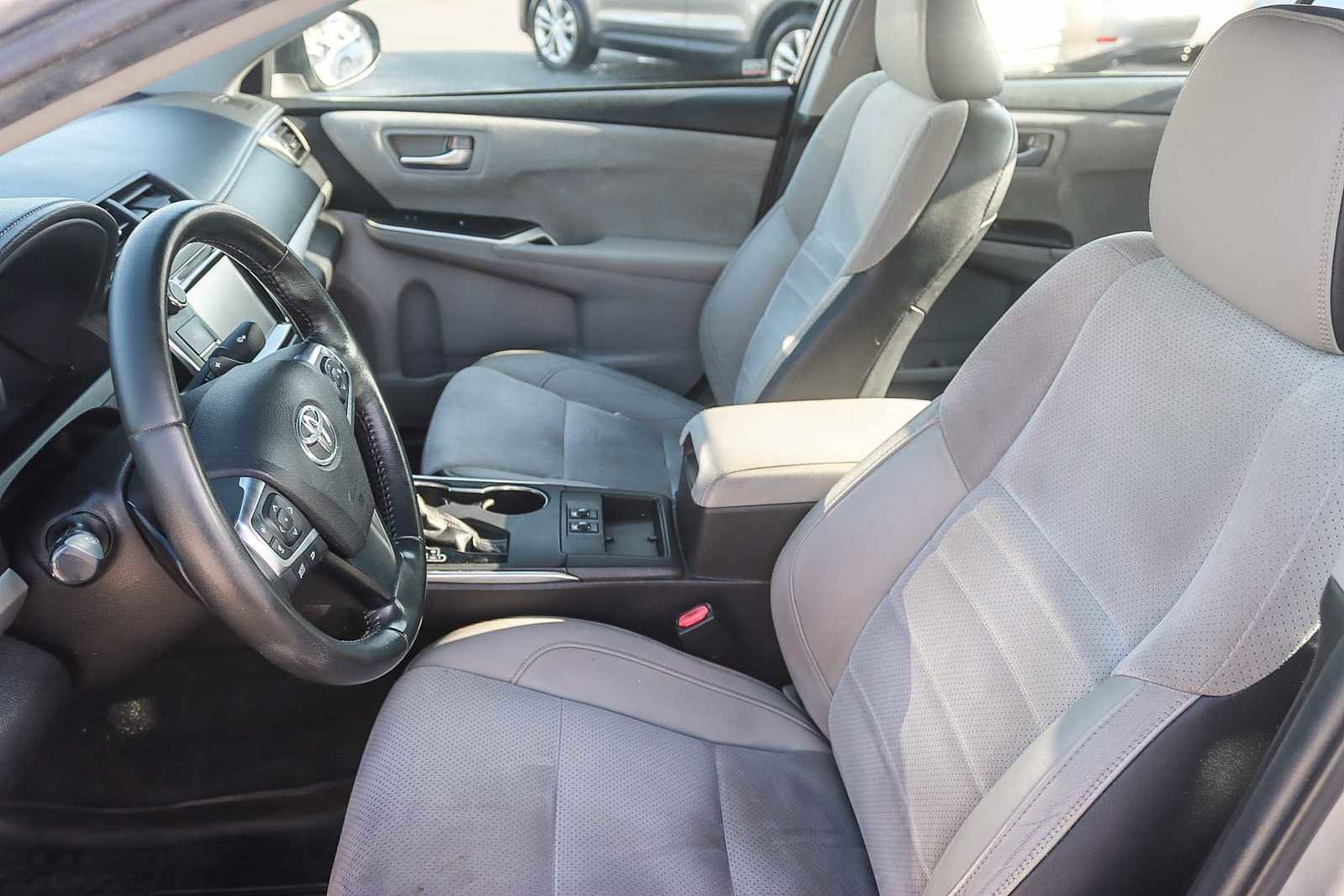 Used 2015 Toyota Camry XSE image 17