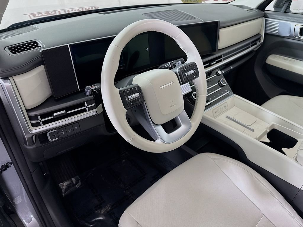 Used 2025 Hyundai Santa Fe SE image 17