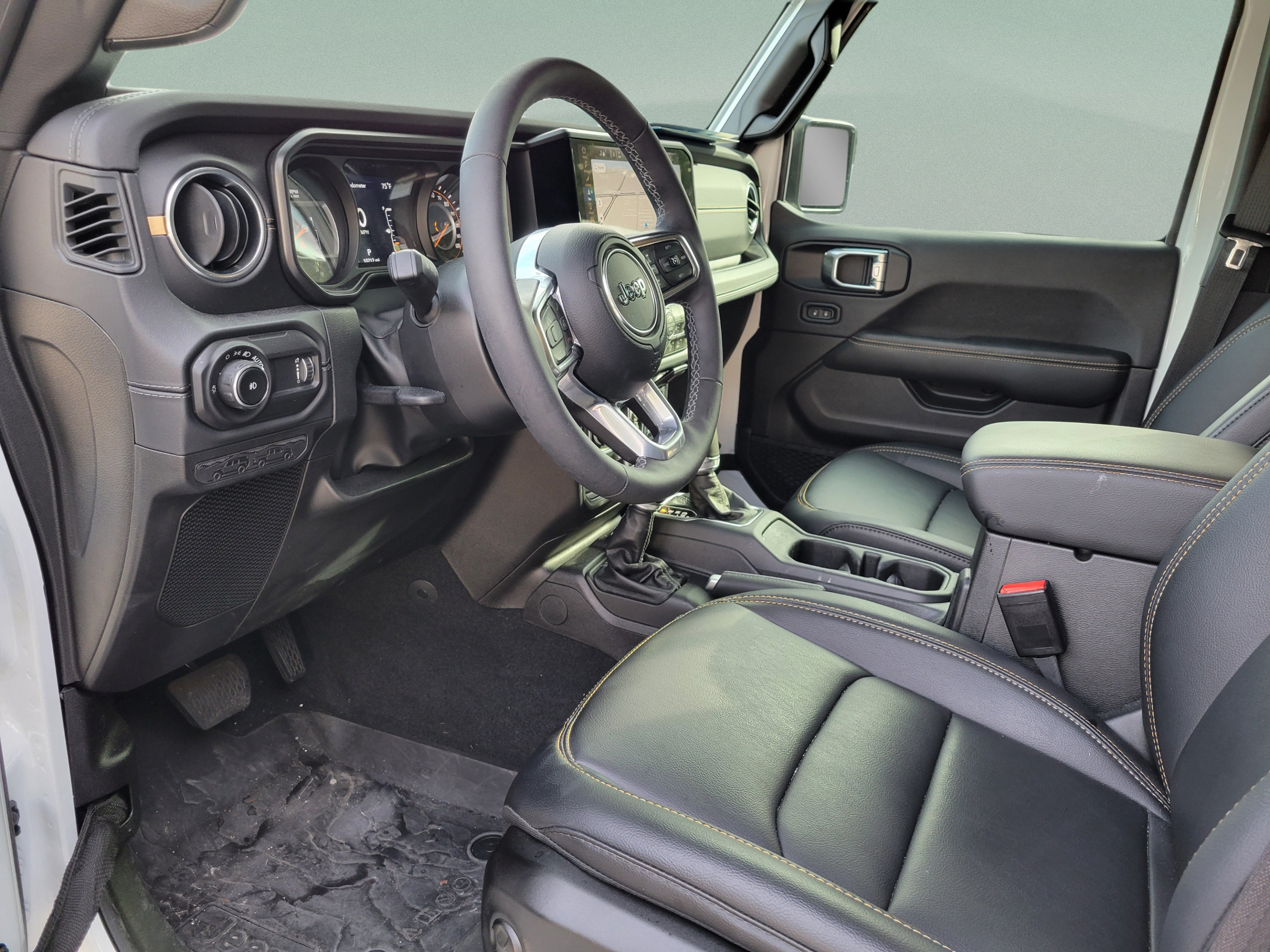 Used 2026 Jeep Wrangler Unlimited Sahara AWD/4WD image 14
