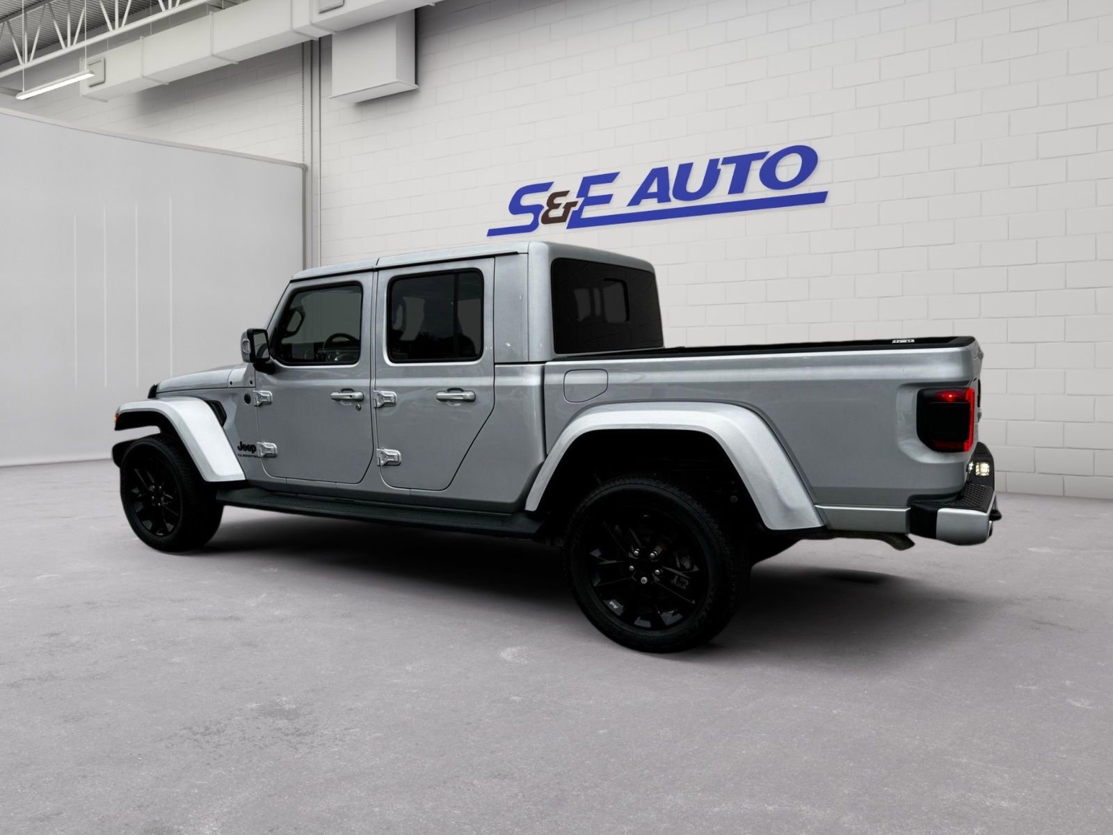 Used 2022 Jeep Gladiator High Altitude image 3