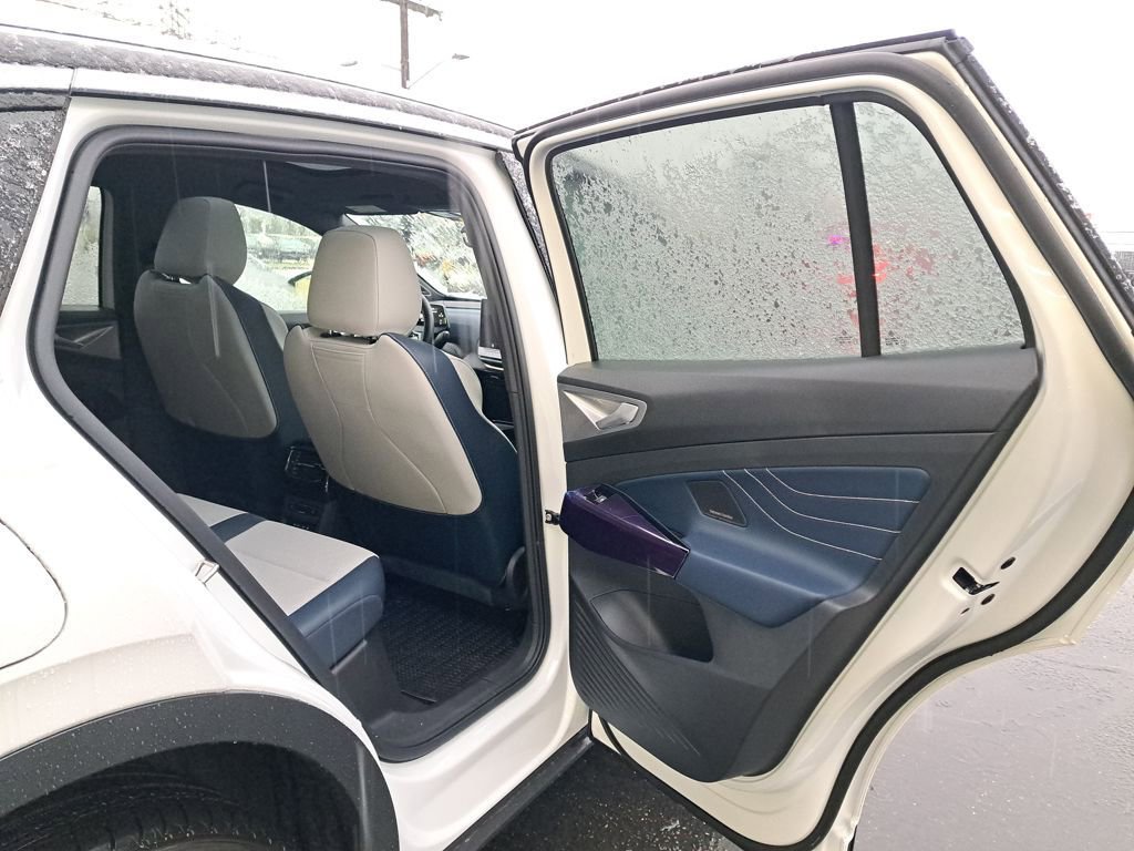 New 2025 Volkswagen ID.4 Pro S Plus image 14