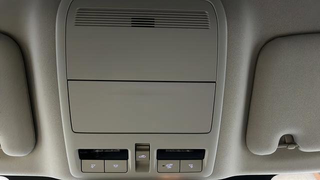 Used 2024 MAZDA CX-90 Plug-In Hybrid w/ Preferred AWD/4WD image 33