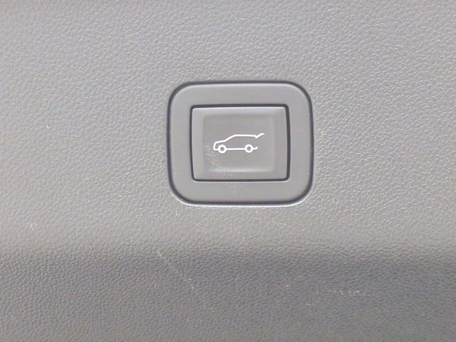 Certified 2025 Chevrolet Suburban LT image 14