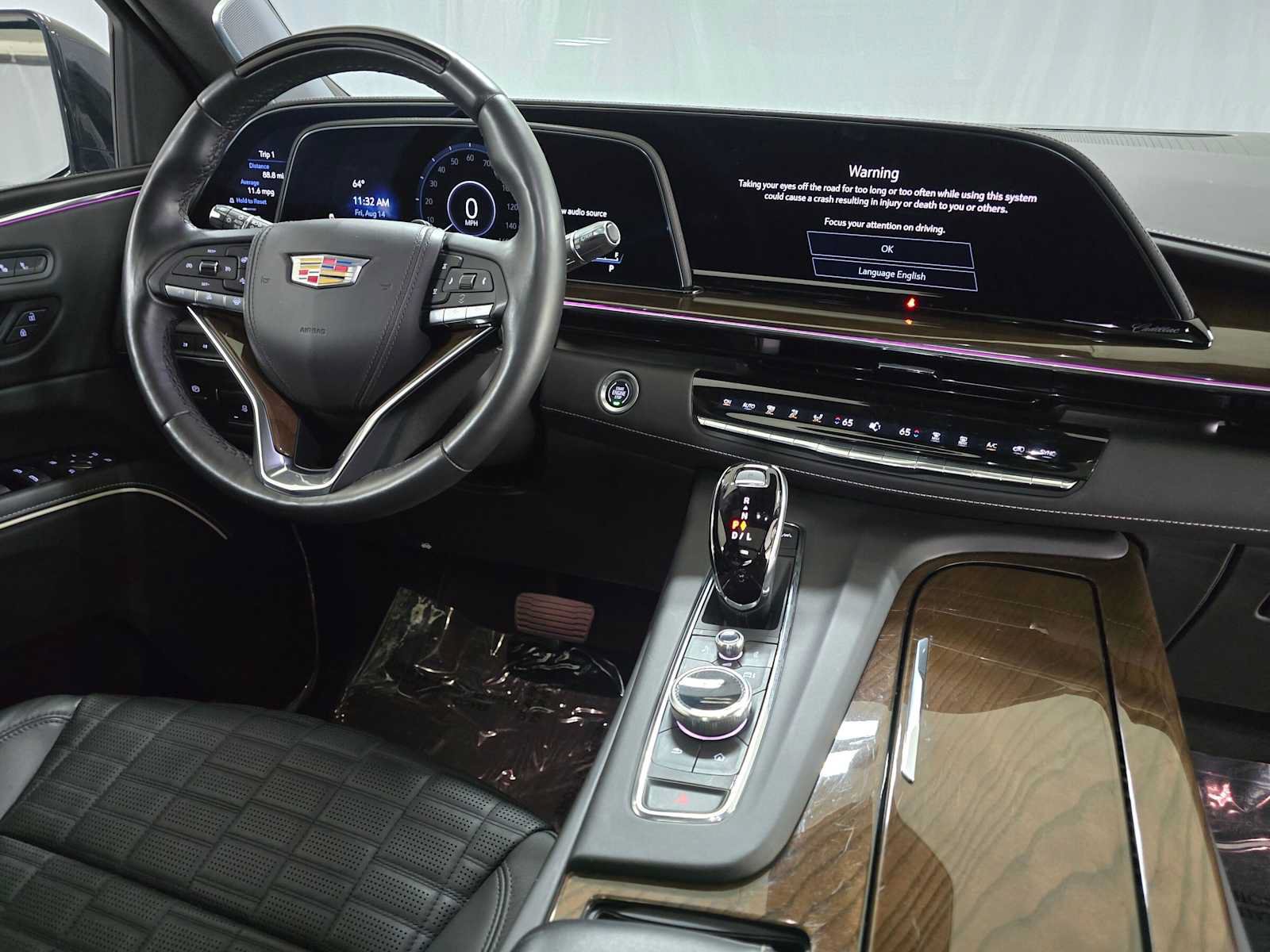Used 2024 Cadillac Escalade ESV Premium Luxury Platinum AWD/4WD image 11