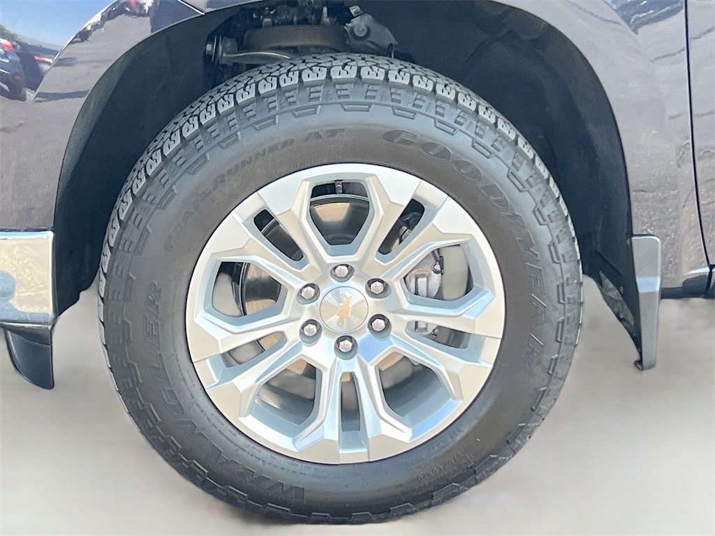 Used 2024 Chevrolet Silverado 1500 LTZ image 32