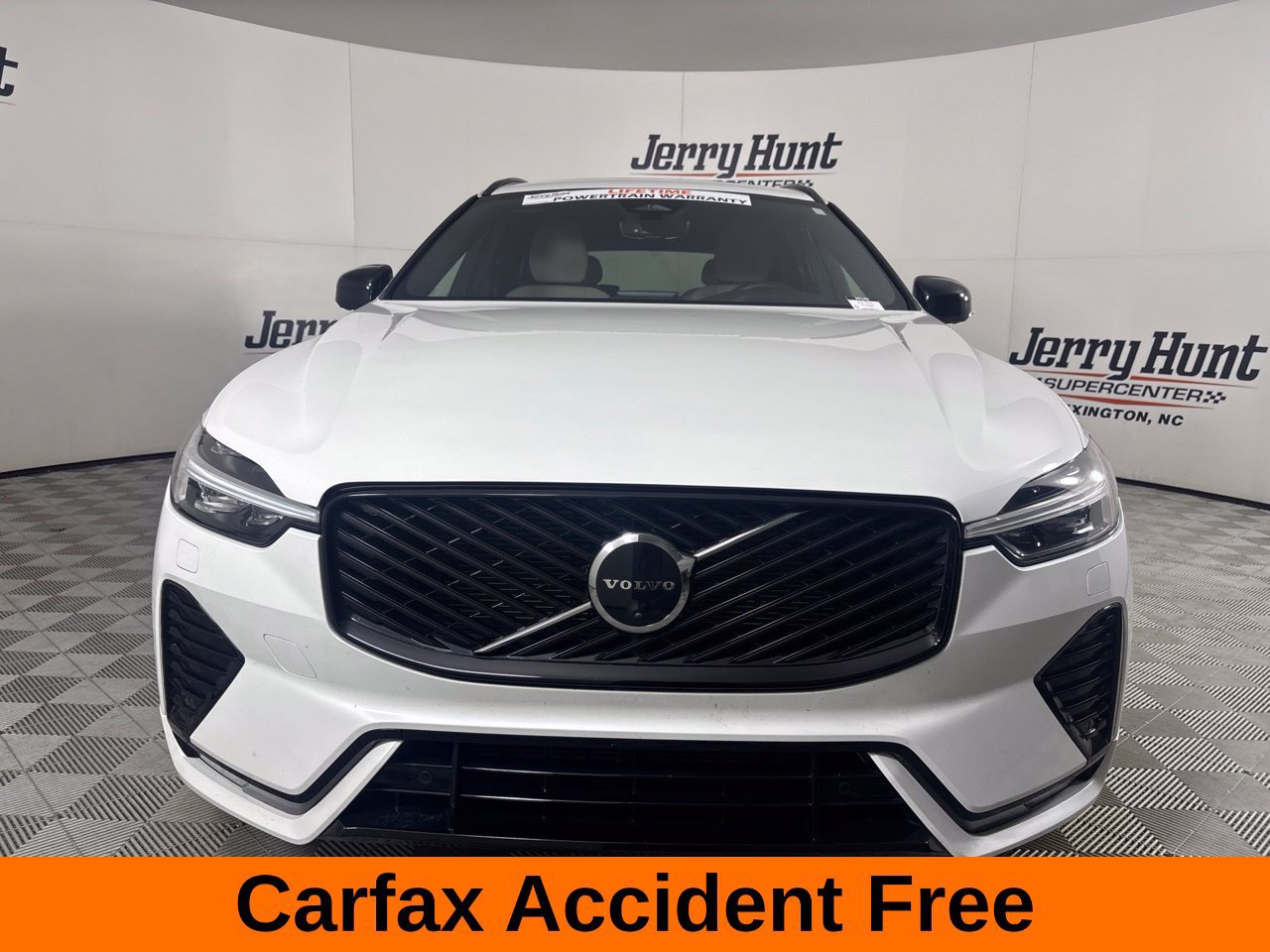 Used 2026 Volvo XC60 B5 Plus AWD/4WD image 3
