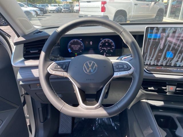 New 2025 Volkswagen Tiguan SE image 28