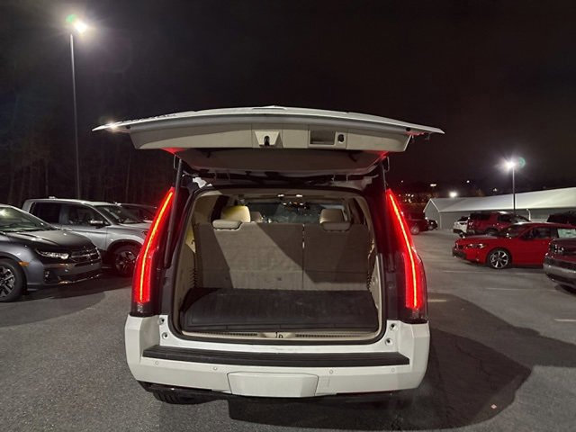 Used 2017 Cadillac Escalade Premium Luxury image 15